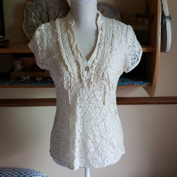 HEARTSOUL LACE TOP MED - Picture 1 of 10